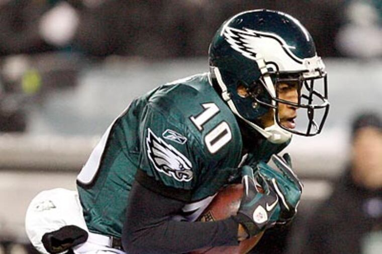 DeSean Jackson catches the ball during the third quarter against the Texans. (David Maialetti/ Staff Photographer)