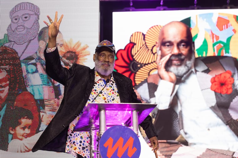 Danny Simmons at a 2023 Mural Arts Event. Steve Weinik.