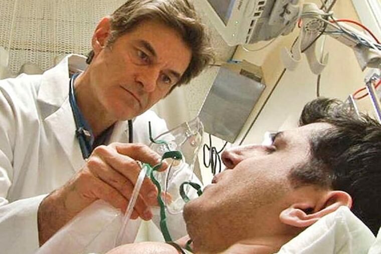 In a new edition of "NY Med" Dr. Mehmet Oz examines a patient at New York-Presbyterian Hospital. (American Broadcasting Companies)