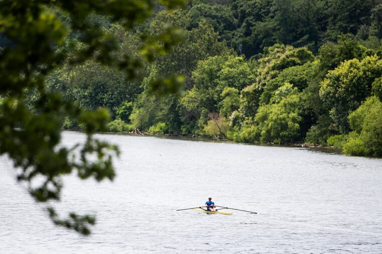 Don't feel lost in nature, check out these experts' tips to explore the trails safely.