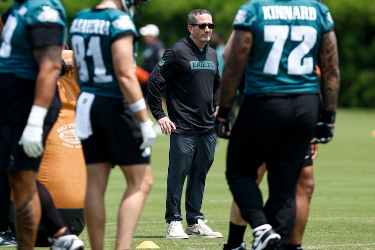 Eagles general manager Howie Roseman needs to trim the Birds' roster down to 53 players by 4 p.m.