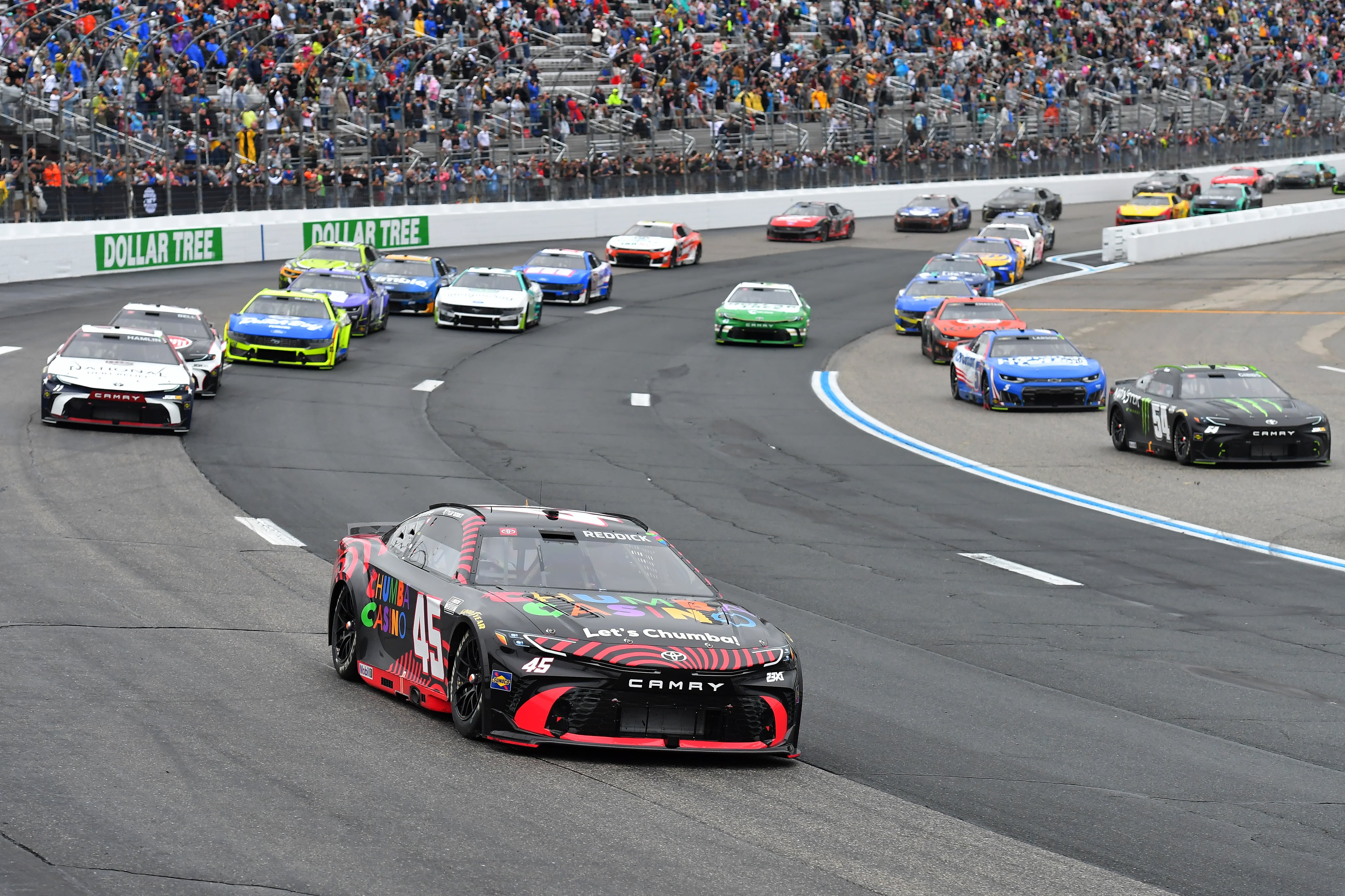 Reddick to start up front for Southern 500 after lightning cancels Darlington qualifying