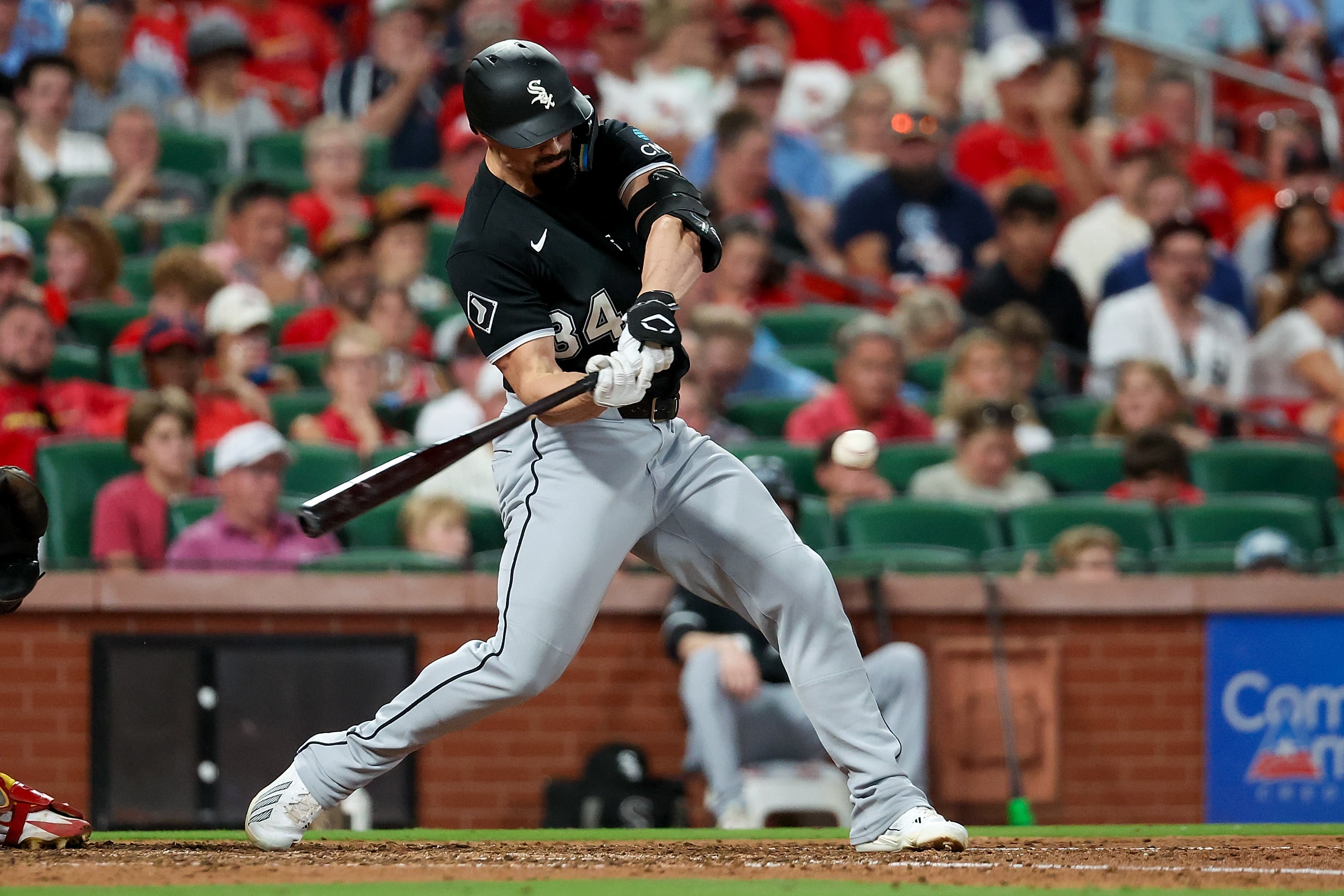 Grichuk hits a 9th inning HR to help White Sox beat Cardinals 6-5