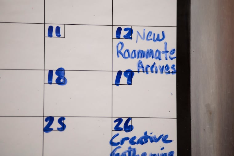 When a new roommate moves in, the women have a long hangout where they ask about pet peeves and personality types.