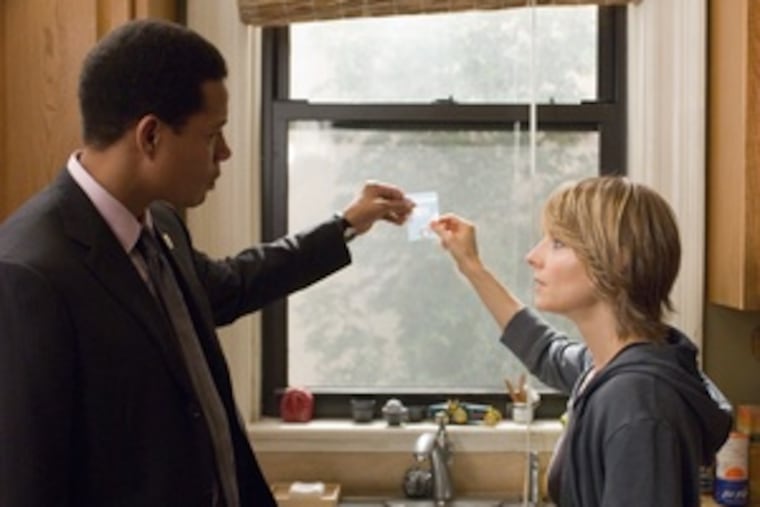 Terrence Howard, as a police detective, at first assumes the killing spree by an avenging Jodie Foster must be the work of a man. Watch Foster, whose fiance was killed in a mugging, turn from radio personality into gun-toting vigilante.