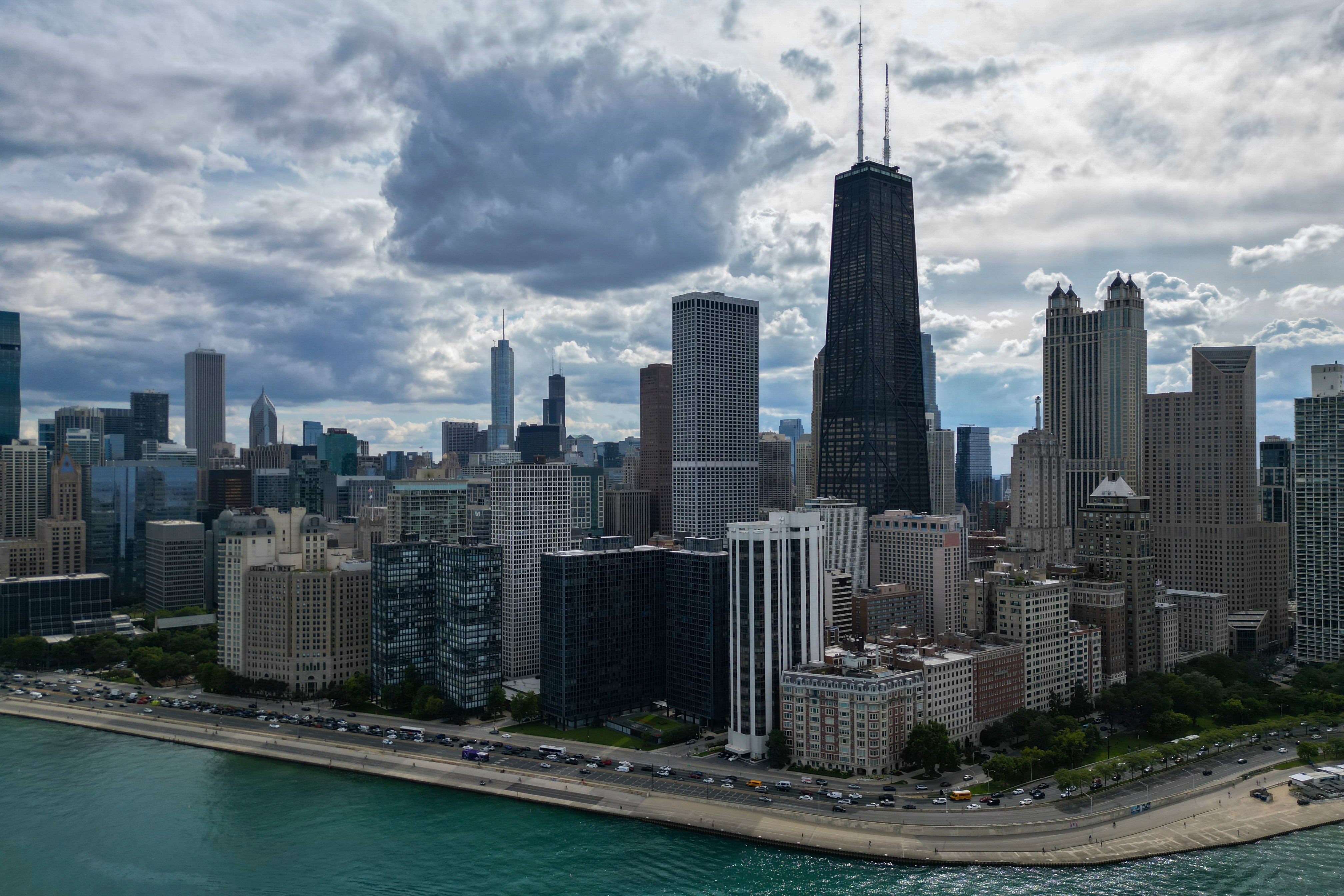 7 killed and dozens injured following series of weekend shootings in Chicago