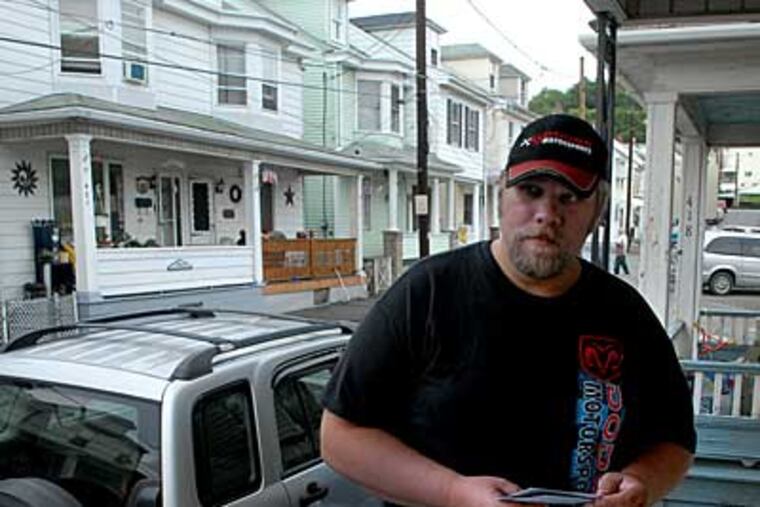 “It’s humiliating to me that I can’t pay my bills,” Dan Daskus said. Millions in U.S. are uninsured. (TOM GRALISH / Inquirer)