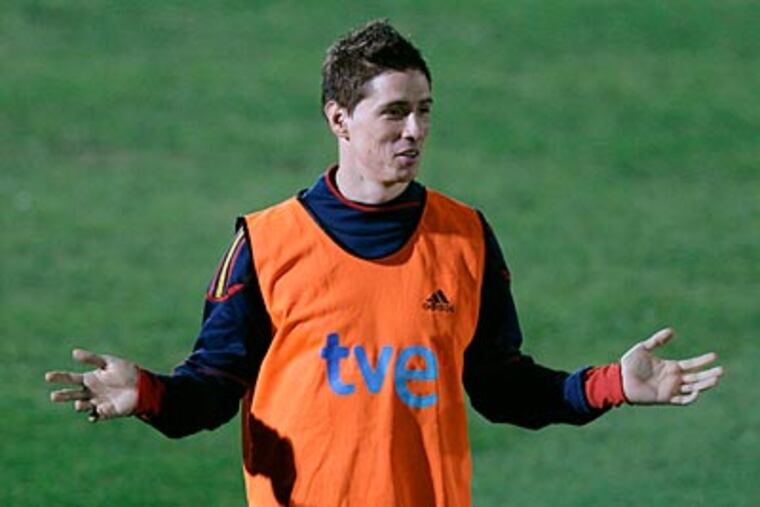 Spain's Fernando Torres prepares for Sunday's World Cup final. (AP Photo / Daniel Ochoa de Olza)