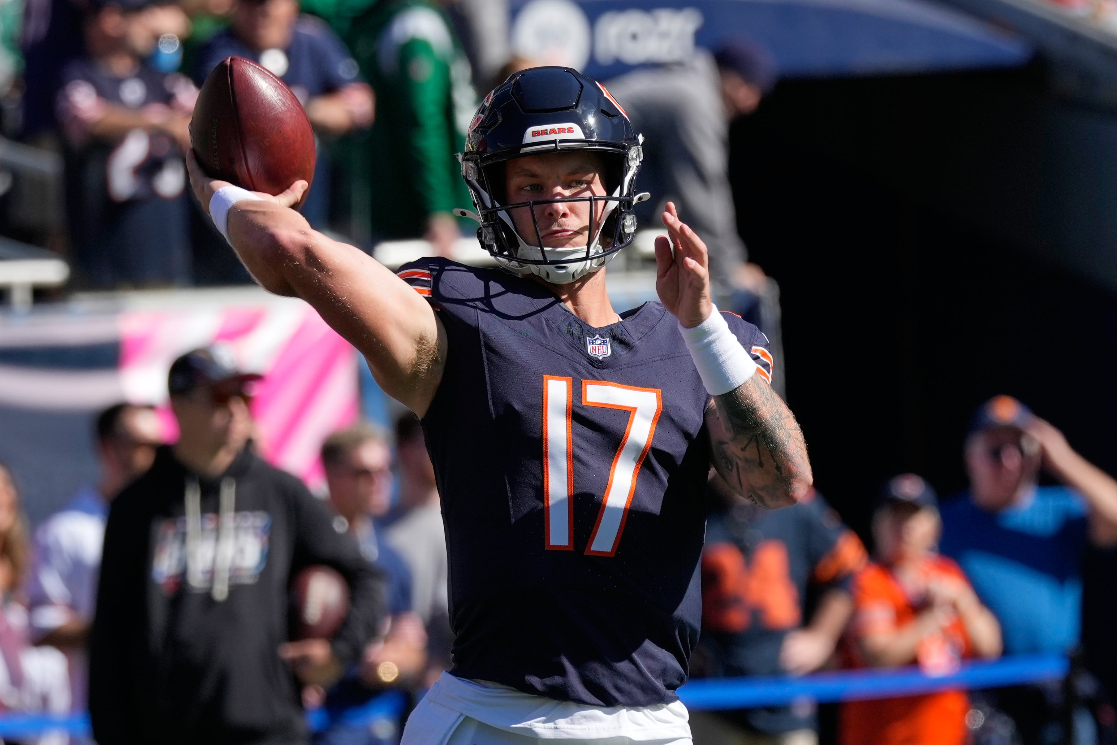 Case Keenum starts at quarterback for the Bears before Tyson Bagent takes over after 1 play