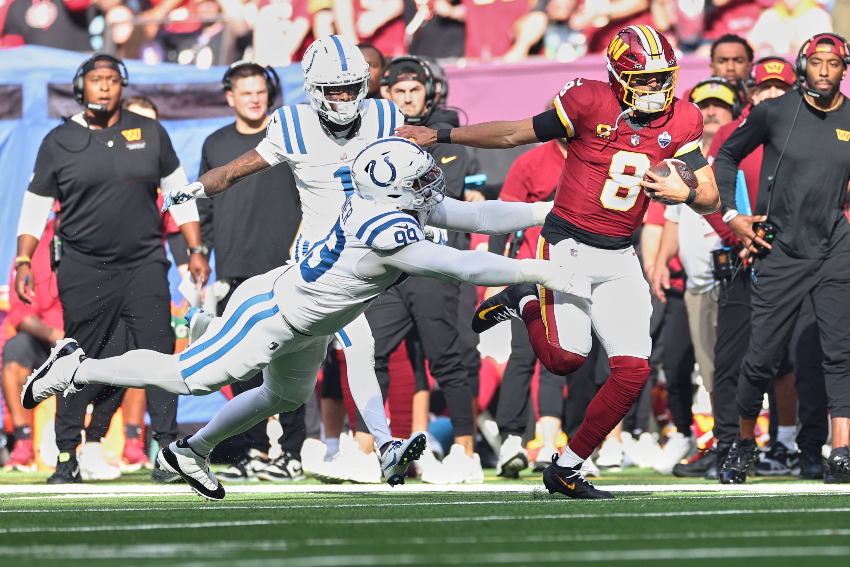 Commanders hope Daniels can return this week against the Giants after Mariota sprained his MCL