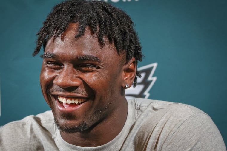 Third-round pick Jalyx Hunt is under contract with the Eagles.