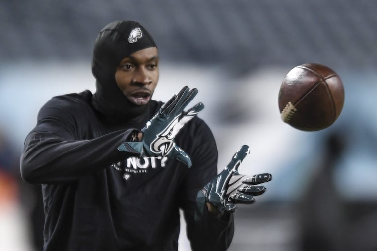 Eagles receiver Alshon Jeffery catches a pass during warmups Monday night before the team’s 19-10 win over the Raiders.