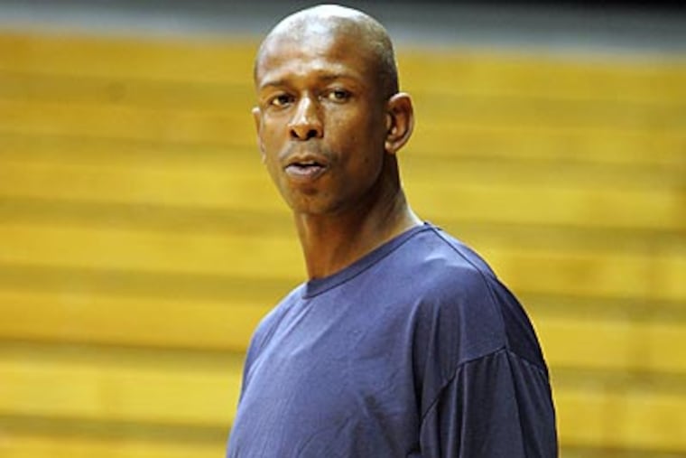 Doug West, a 1989 Villanova graduate, spent three years on Jay Wright's coaching staff.