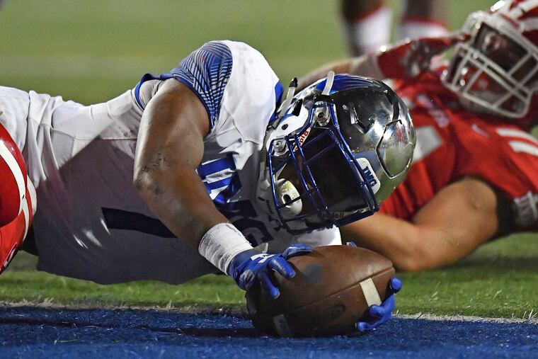Noah Cain scoring for IMG Academy against Mater Dei (Calif.) in September.