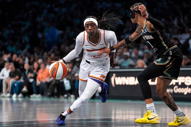 Phoenix Mercury guard Kahleah Copper (2), drives toward the basket as her friend and Philly-area native Natasha Cloud defends in game 2 of a playoff series vs. the New York Liberty on Wednesday.