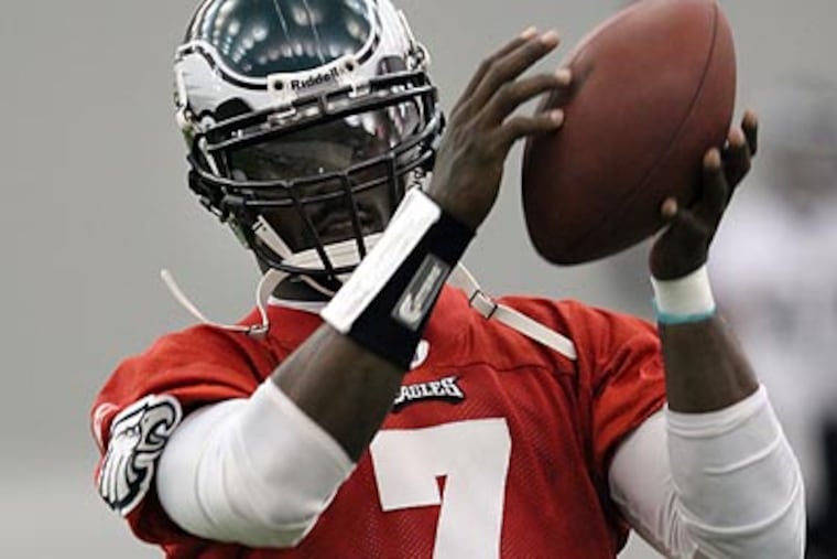 Michael Vick has spent the last month mostly under center. (Laurence Kesterson/Staff Photographer)