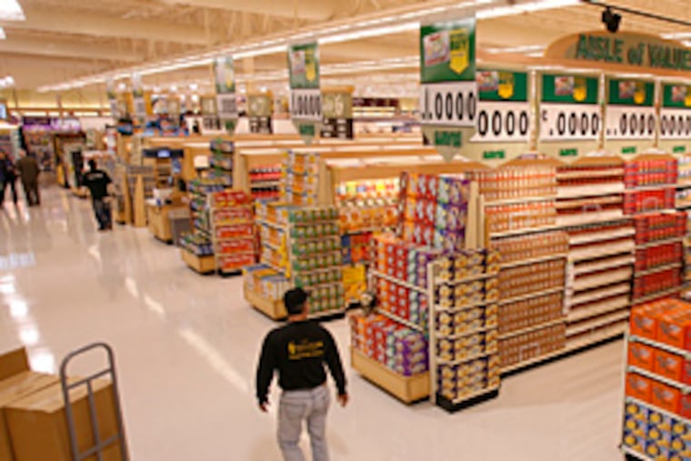 Giant's Willow Grove store boasts nearly 100,000 square feet. (Charles Fox/Inquirer)