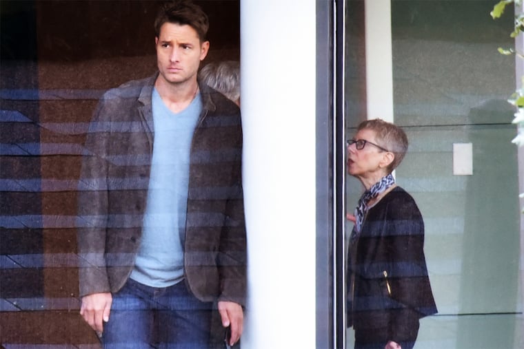 This Is Us star Justin Hartley (l) with Fresh Air host Terry Gross at the WHYY studios in Center City Philadelphia on Aug. 25, 2018.