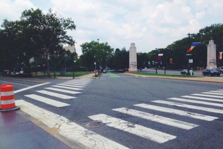 Ben Franklin Parkway bike lane to nowhere.