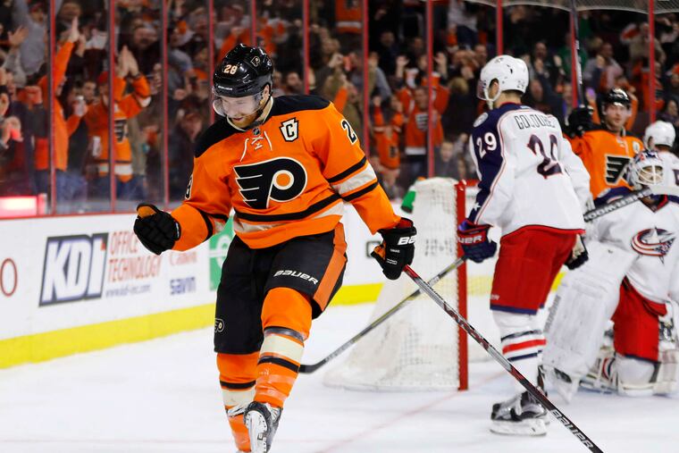 Claude Giroux gives the fist-pump after scoring in the second period as the Flyers rebounded emphatically from their 4-0 loss to the Oilers.