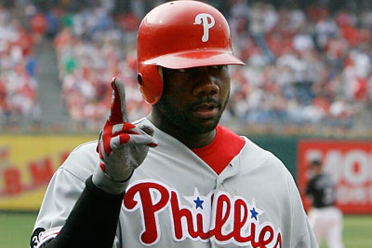 Ryan Howard will have his ankle examined Tuesday. (Michael S. Wirtz/Staff file photo)