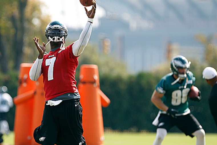 Eagles quarterback Michael Vick. (David Maialetti/Staff Photographer)