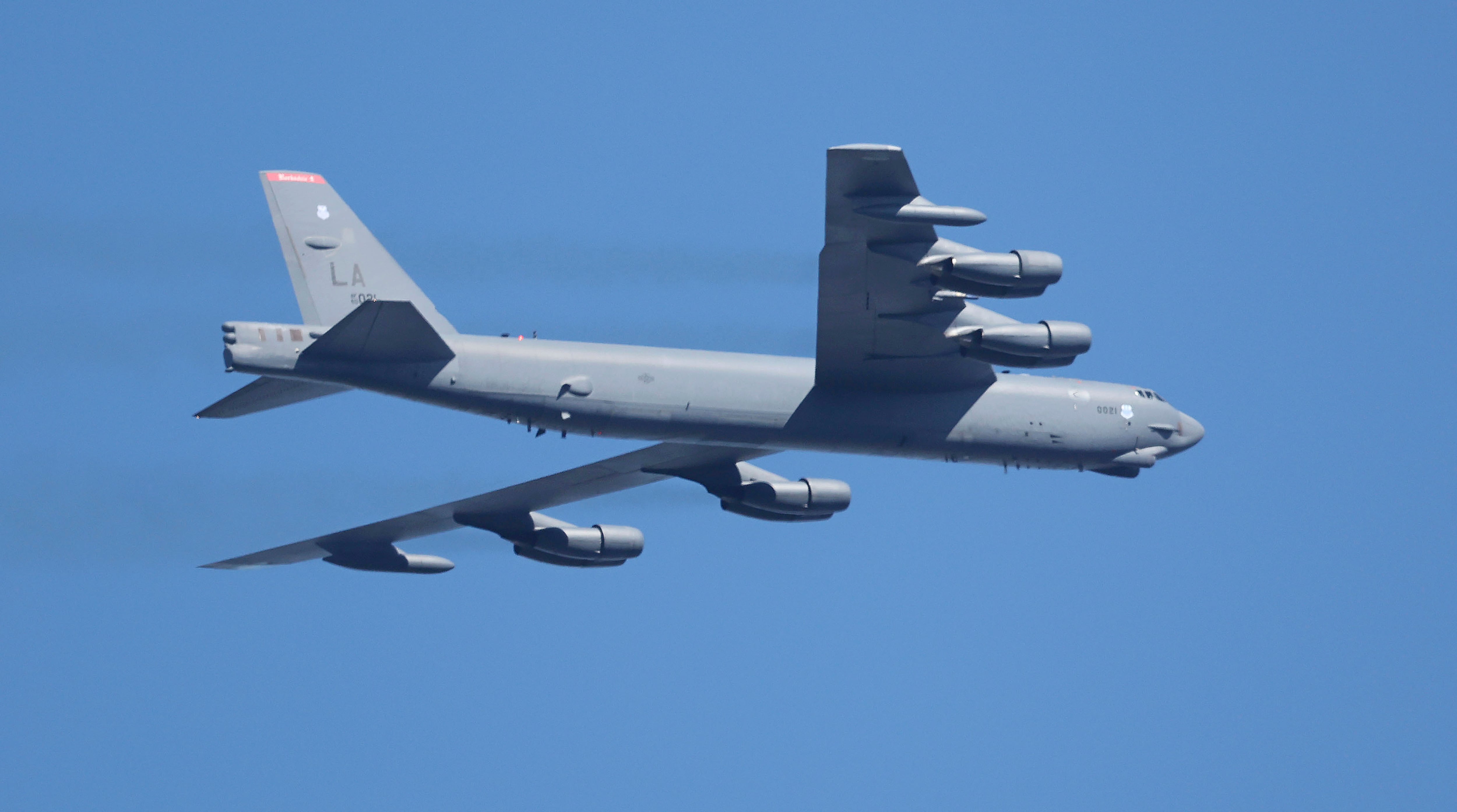 8 people died in B-52 bomber crash at US Air Force base in Southern California, officials say