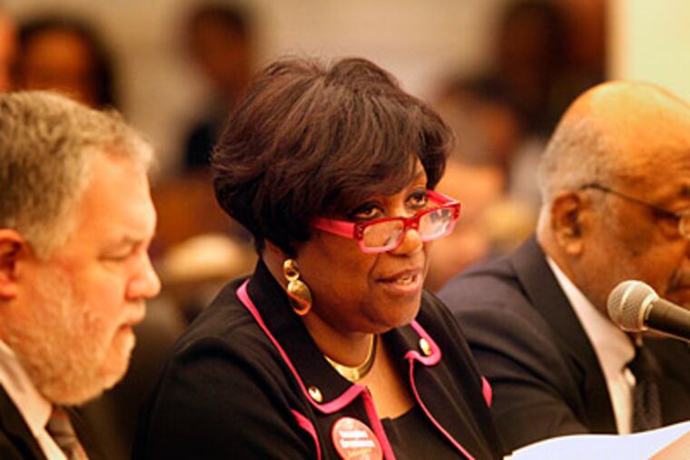 Superintendent Arlene Ackerman testifies before City Council on the school district budget on Monday. ( David Swanson / Staff Photographer )