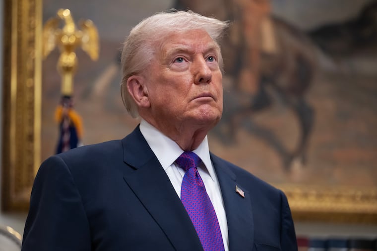 President Donald Trump showed a classified map to fellow passengers aboard his private plane, according to a newly released memo prepared by prosecutors as they moved toward an indictment.