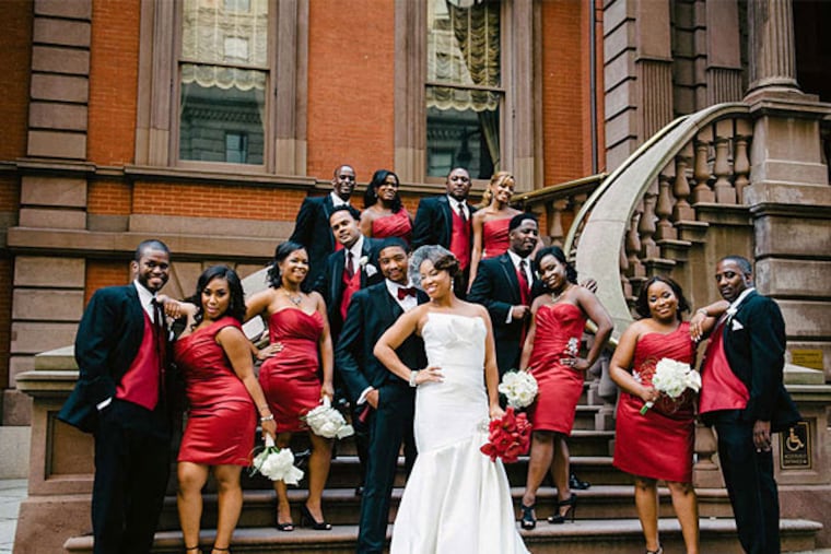 Kathryn H. Epps and Gordon K. Roberson with the members of the wedding party. (Jessica Hendrix Photography)