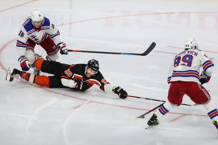 Claude Giroux had three assists against the Rangers in his first game back on Wednesday. He did not have a point on Saturday, but still found ways to contribute to the Flyers' 3-0 win.