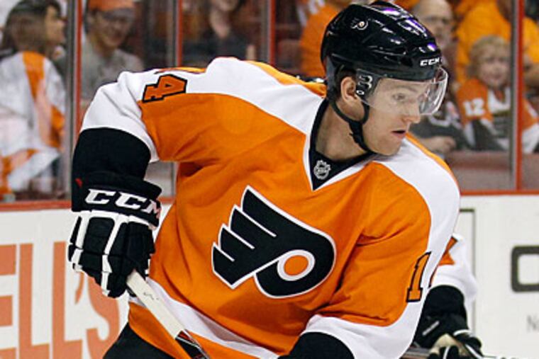 Sean Couturier is expected to replace Claude Giroux in tonight's game against the Capitals. (Yong Kim/Staff file photo)