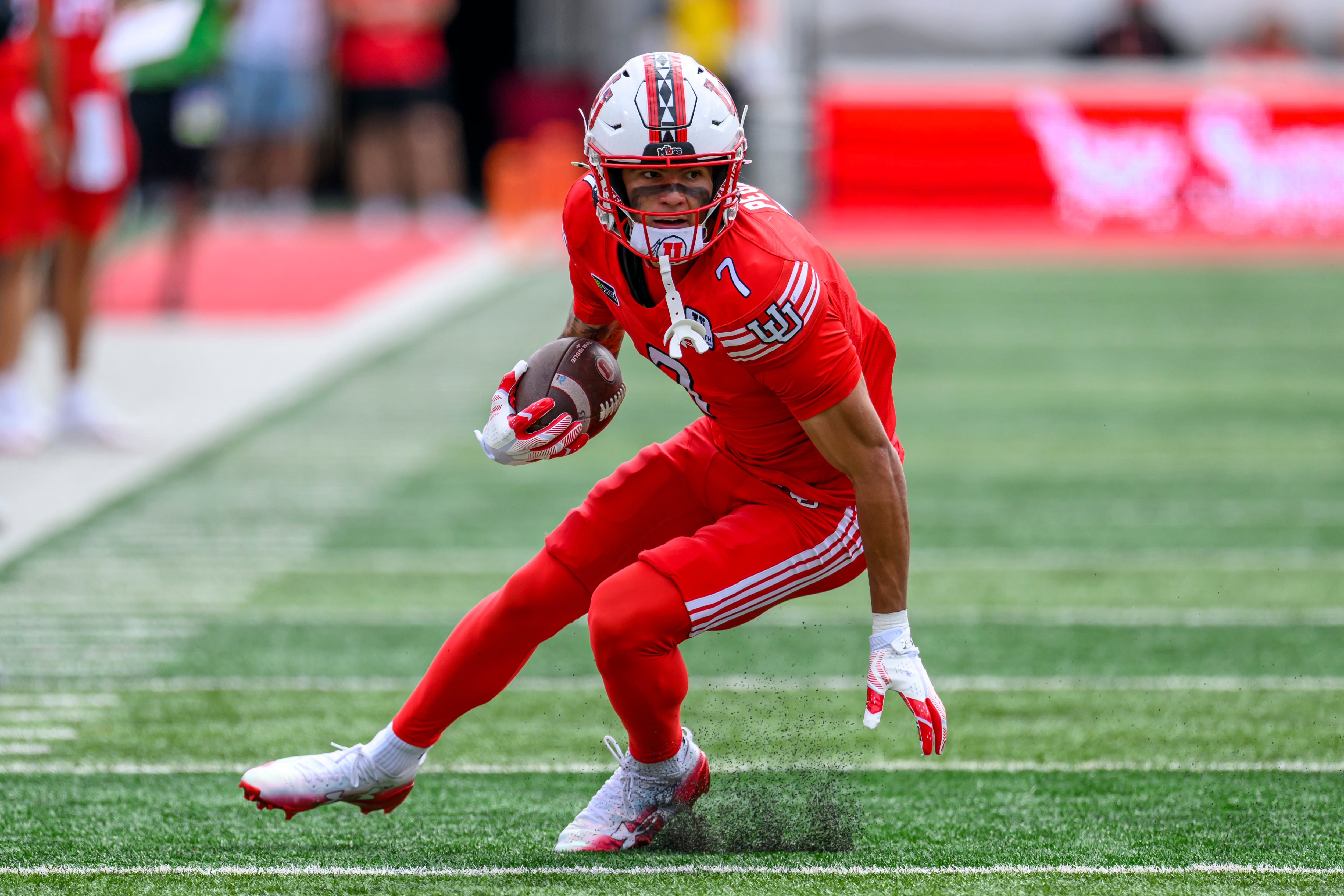 No. 17 Utah dominates Utah State with dominant defensive effort, wins 33-0