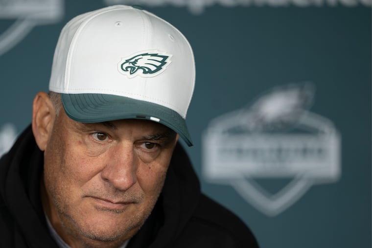 Eagles defensive coordinator Vic Fangio speaks to the media on Monday.