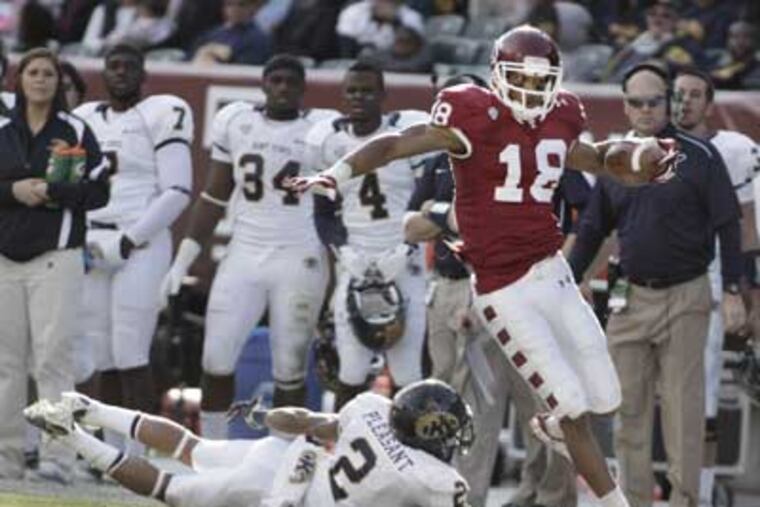 The Owls are off until Friday or Saturday while waiting for an expected bowl invitation. ( Elizabeth Robertson / Staff Photographer )