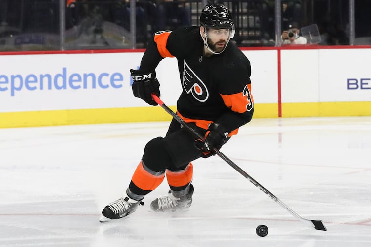 Keith Yandle, who played for the Flyers in 2021-22, announced his retirement on Tuesday.