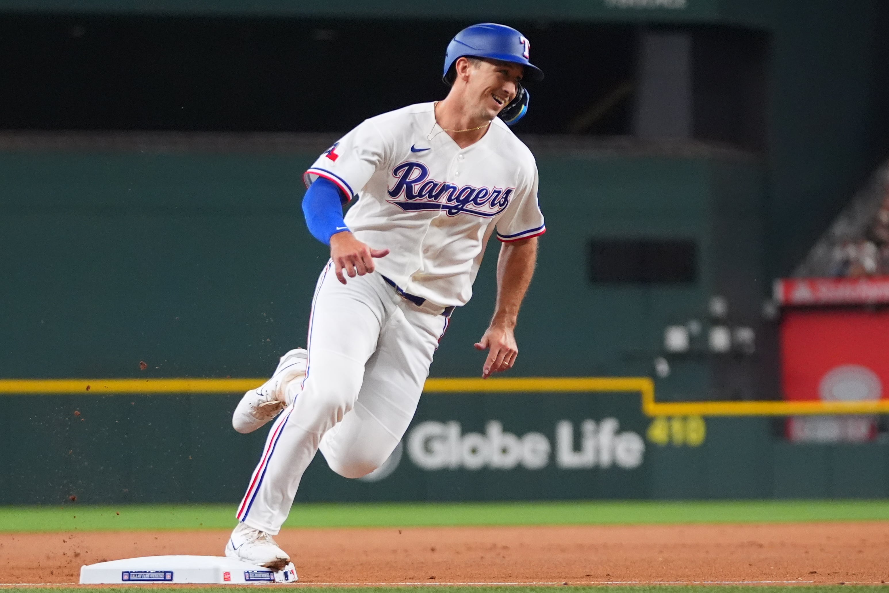 Eovaldi's eight strikeouts carry Rangers past Mariners, 7-1