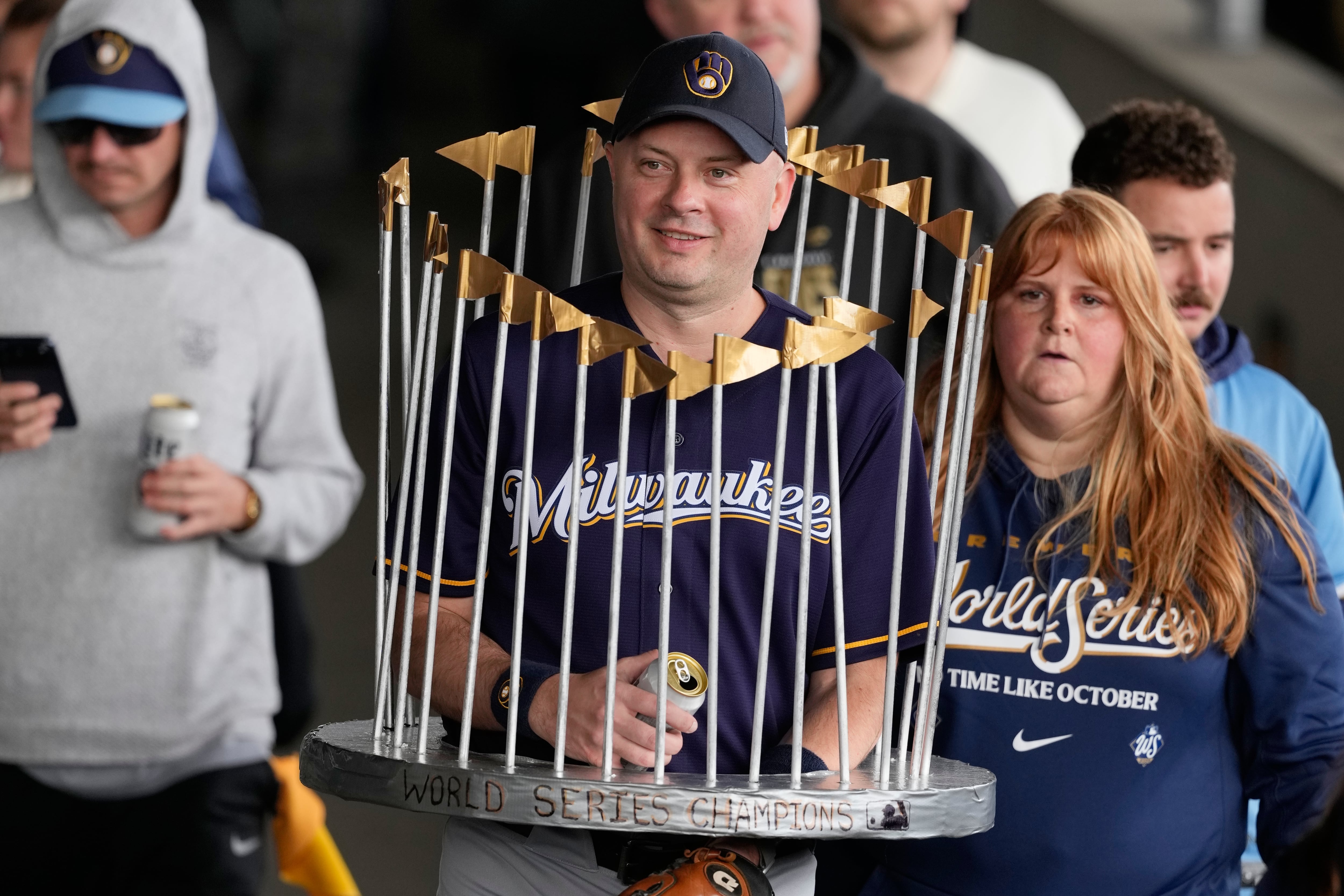 Brewers fans flood Milwaukee streets for a long-awaited World Series victory parade