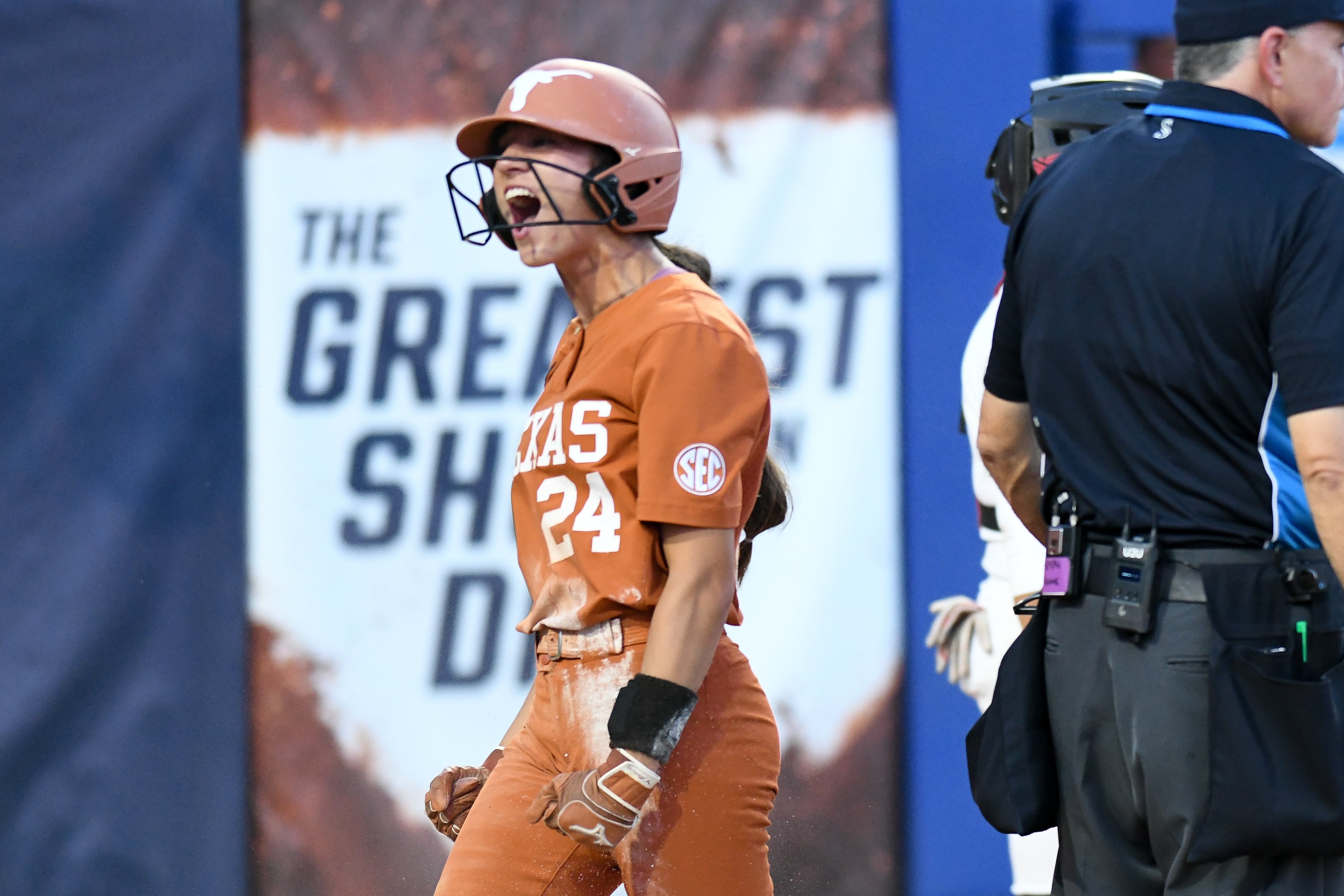 Texas women beat Texas Tech 4-1 to claim back-to-back NCAA softball championships