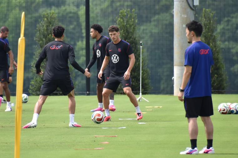 Sebastian Berhalter (center) at work during Friday's U.S. practice.