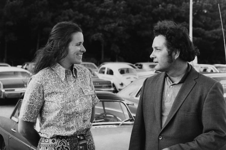 Jean Houston with her husband, Robert E.L. Masters Jr., Aug. 18, 1970. Houston, a spellbinding figure in the human potential movement of the 1960s who used guided imagery to inspire unmoored suburbanites, burned-out executives and even Hillary Rodham Clinton, died on May 16 at her home in Ashland, Ore. She was 89.