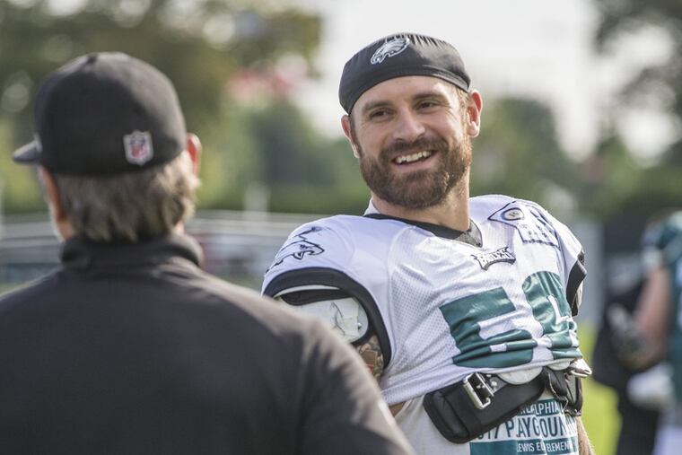 Eagles defensive end Chris Long duped a number of reporters (and at least one news website) with a sarcastic tweet mocking the toughness of hockey players.