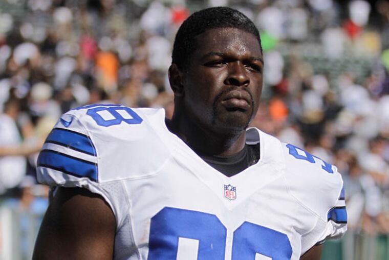 Clifton Geathers during a preseason game in 2012. (Ben Margot/AP file)