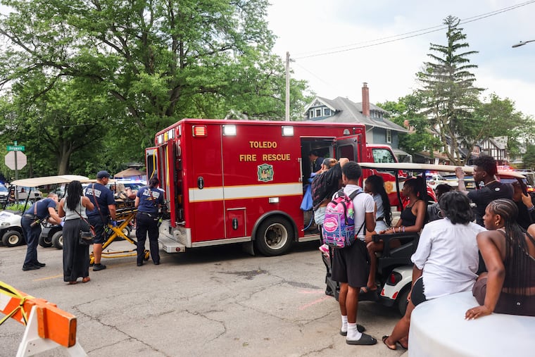 Police search for suspects in Ohio shooting that wounded 12 people near a street festival Police search for suspects in Ohio shooting that wounded 12 people near a street festival