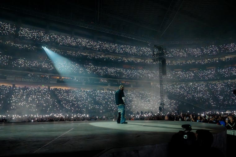 Superstars Kendrick Lamar and SZA take Philly fans on a glorious ride to Compton's streets and through moss-covered meadows during their "Grand National Tour" stop at the Linc on Monday.