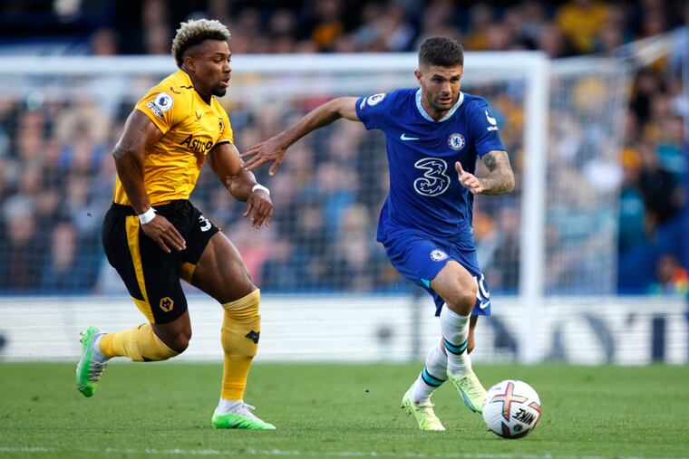 Christian Pulisic (right) on the ball during Chelsea's game against Wolves.