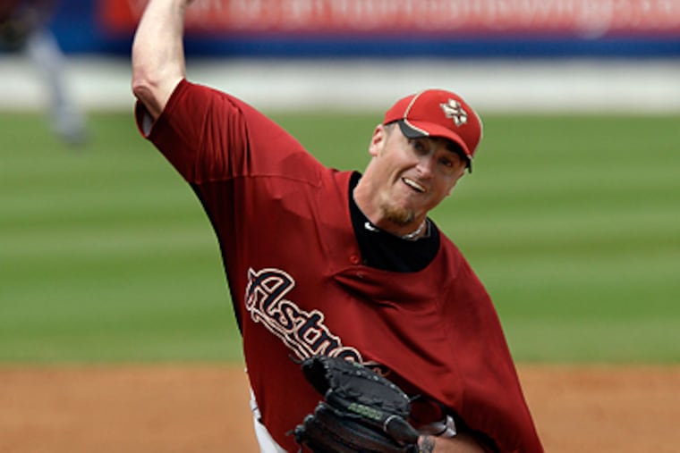 Houston Astros starting pitcher Brett Myers throws during a spring training baseball game. (AP Photo/Richard Drew)