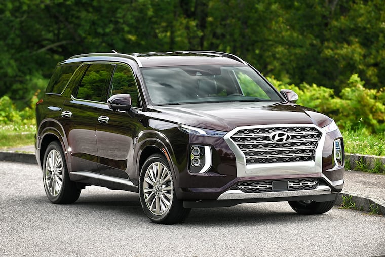 The 2020 Hyundai Palisade brings a new entrant to the luxury three-row SUV category.