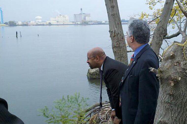 Mayor Nutter and Dep. Mayor Greenberger view the future site of the Pier 53 park.