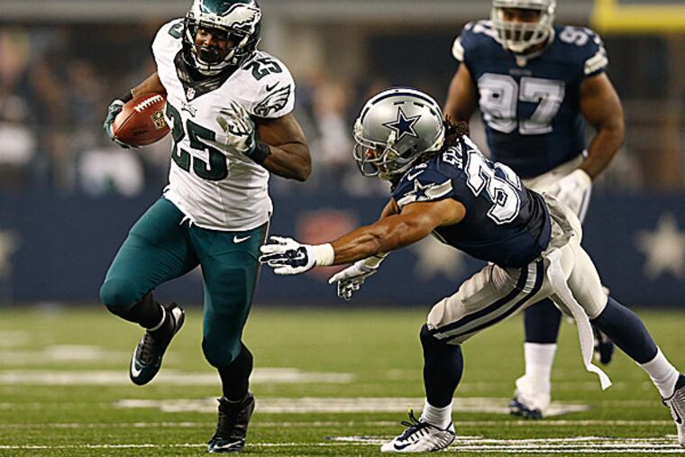 Eagles running back LeSean McCoy runs for a touchdown in the third quarter.(Matthew Emmons/USA Today Sports)